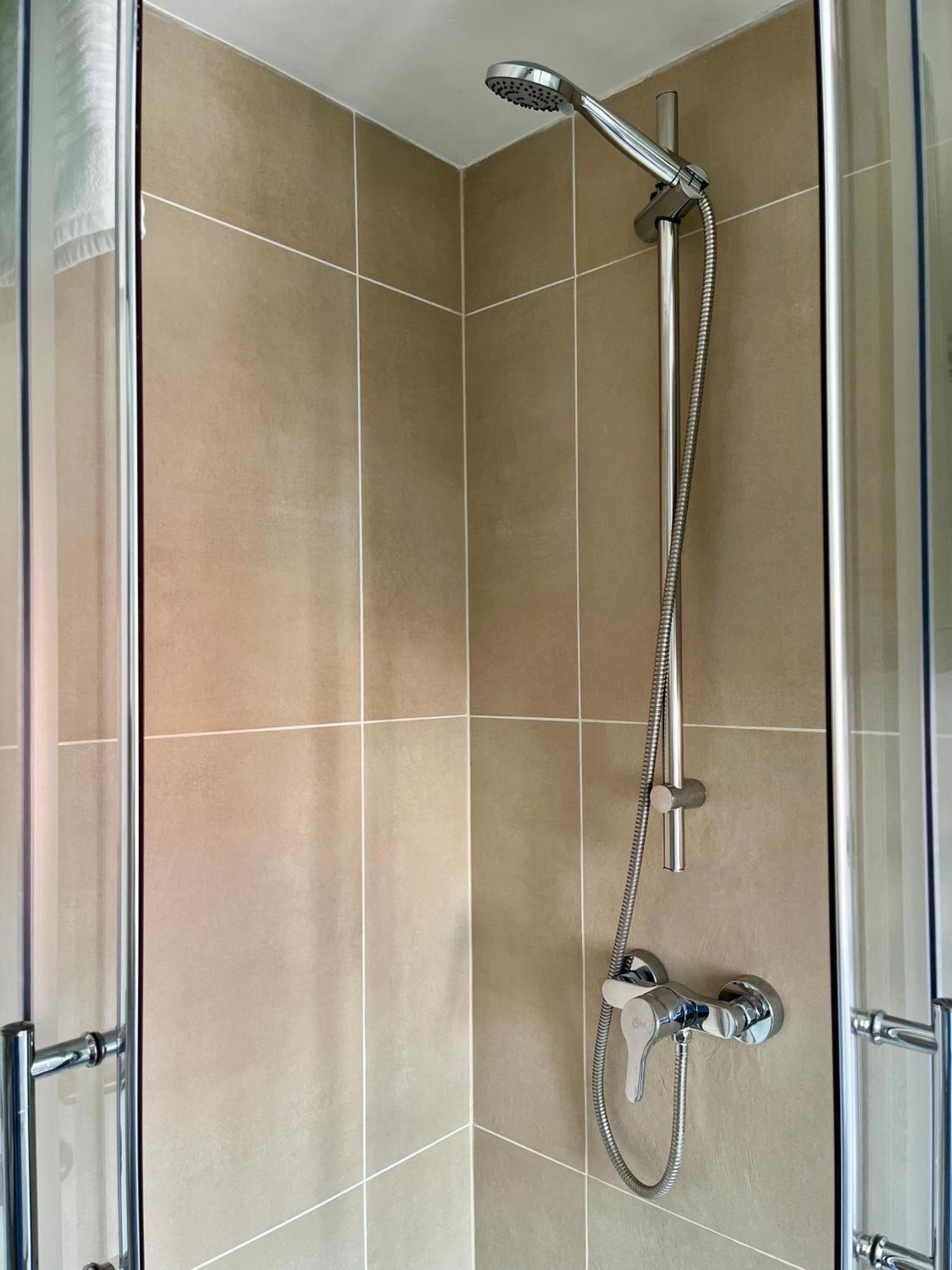 Flores City Center Studio - Easy Self-Check-In Graz Ngoại thất bức ảnh