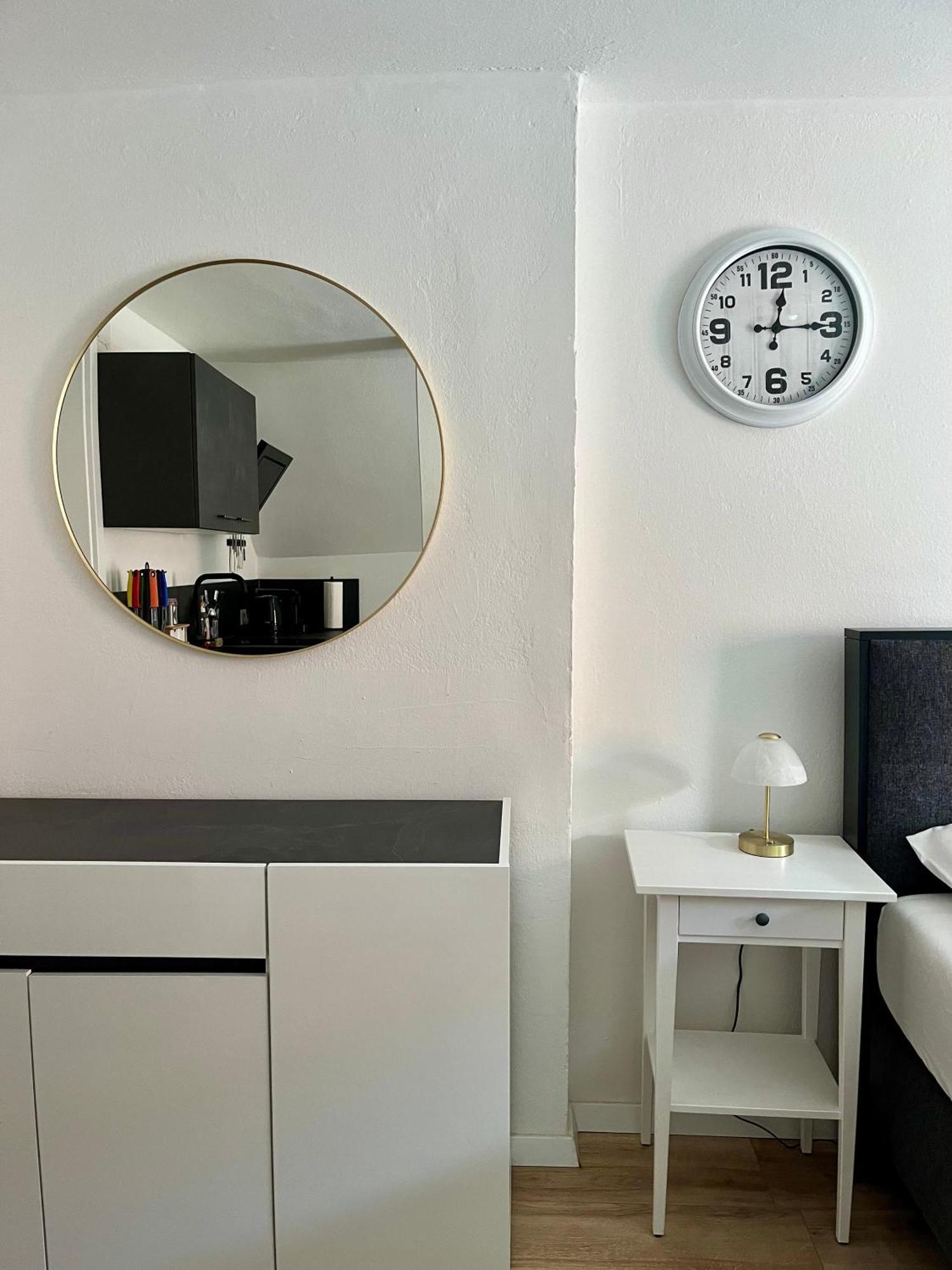 Flores City Center Studio - Easy Self-Check-In Graz Ngoại thất bức ảnh